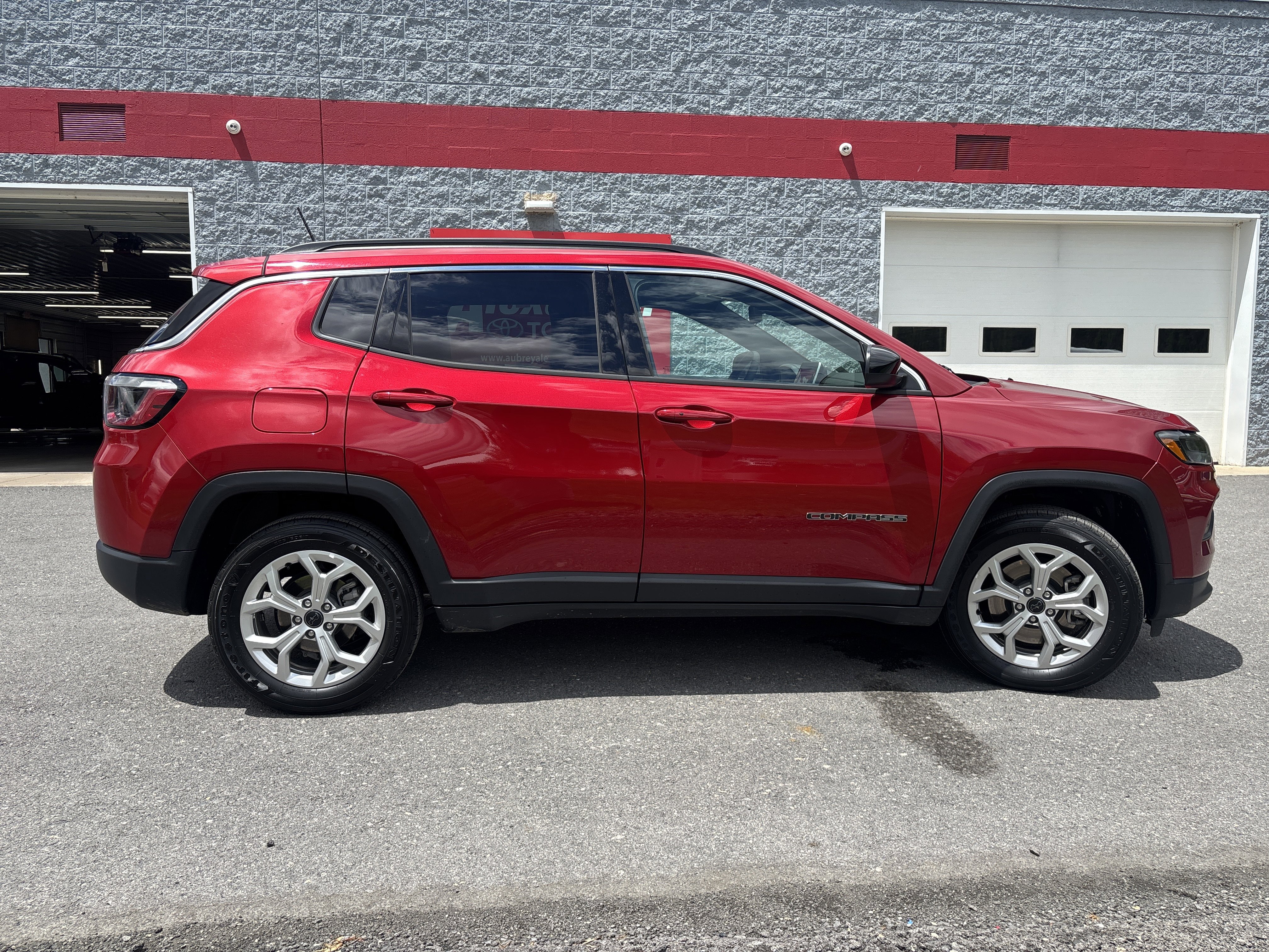 Used 2025 Jeep Compass Latitude AWD/4WD video 2