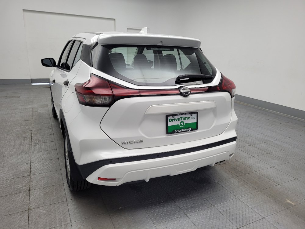 Used 2022 Nissan Kicks S FWD image 6