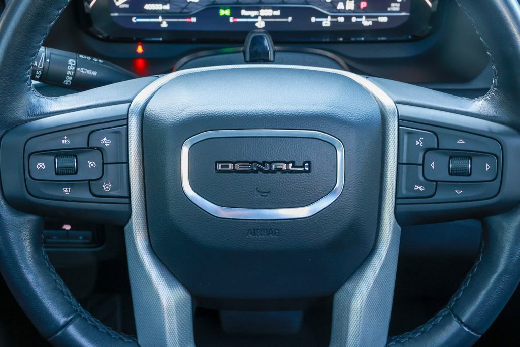 Used 2024 GMC Yukon XL Denali w/ Advanced Technology Package image 39