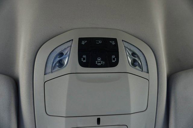 Used 2024 Chrysler Pacifica Touring-L image 27