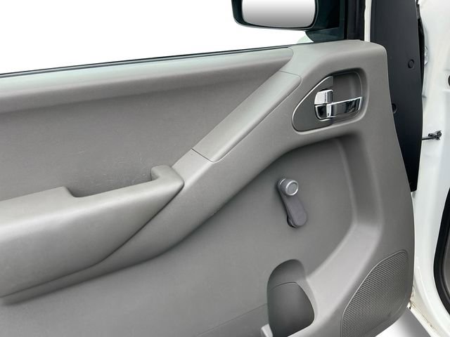 Used 2013 Nissan Frontier S image 11