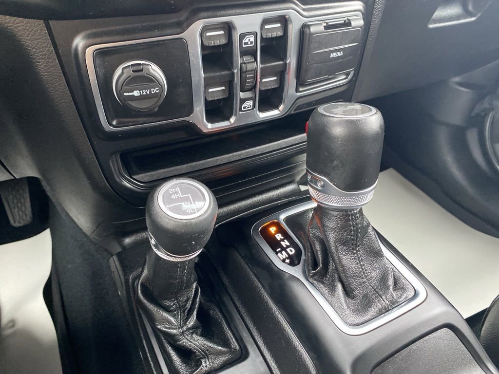 Used 2022 Jeep Wrangler Unlimited Sahara image 32