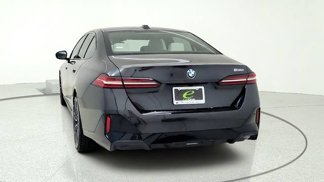 Used 2026 BMW 530i w/ M Sport Package RWD image 7