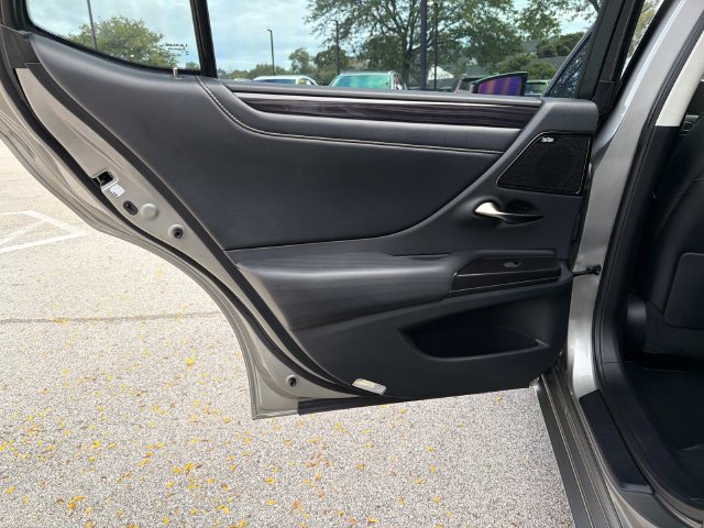 Used 2019 Lexus ES 350 w/ Accessory Package FWD image 11