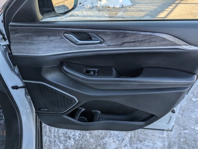 Used 2022 Jeep Grand Cherokee L Limited w/ Trailer Tow Group (B) image 34