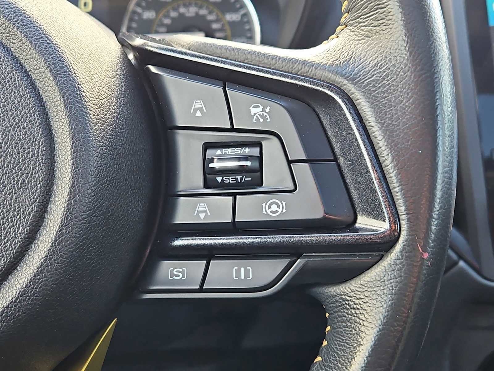 Used 2022 Subaru Crosstrek 2.5i Sport w/ Moonroof Package image 16