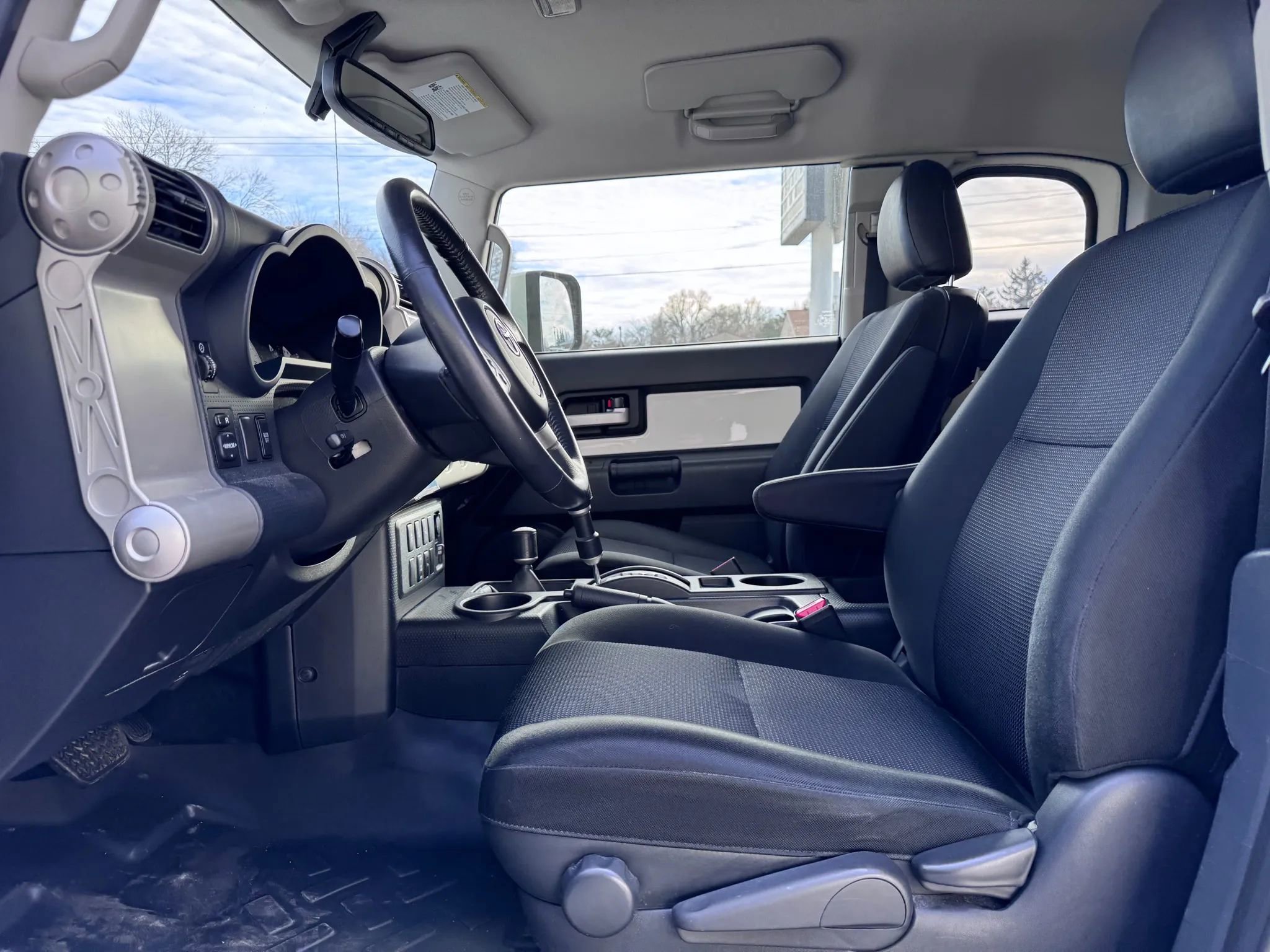 Used 2014 Toyota FJ Cruiser 4WD w/ Upgrade Package image 15