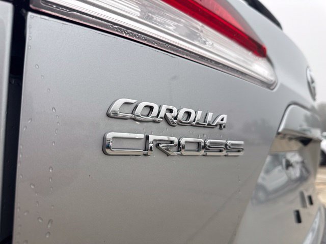 Used 2025 Toyota Corolla Cross LE FWD image 9