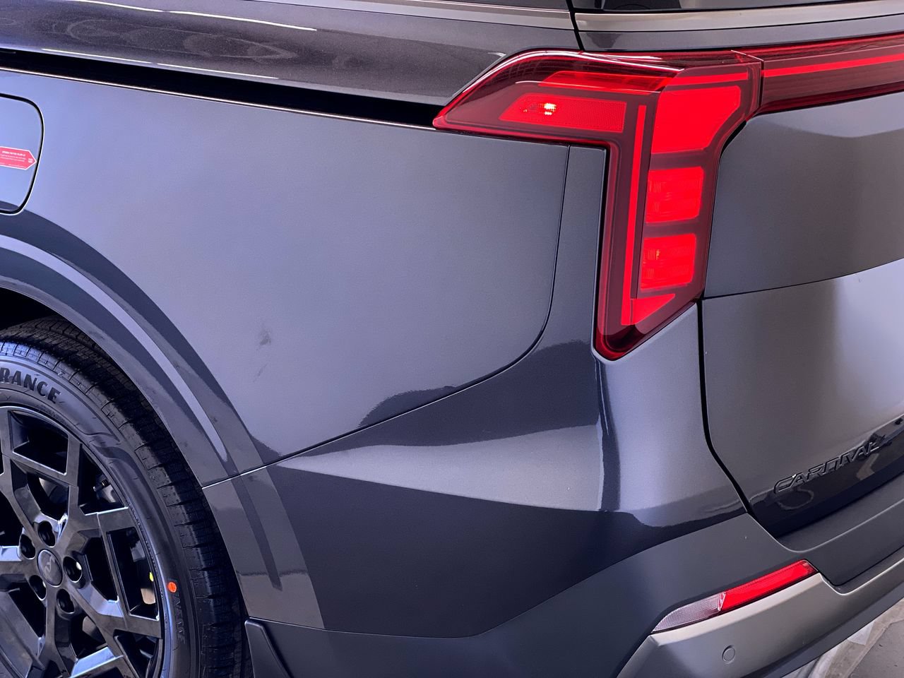 New 2027 Kia Carnival EX w/ Dark Edition Package FWD image 9