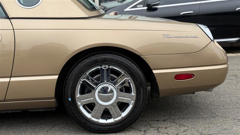 Used 2005 Ford Thunderbird image 9