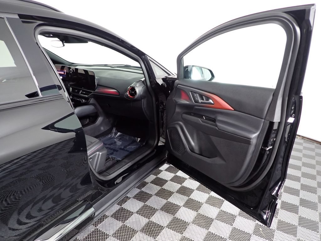 Used 2024 Chevrolet Equinox EV RS FWD image 37