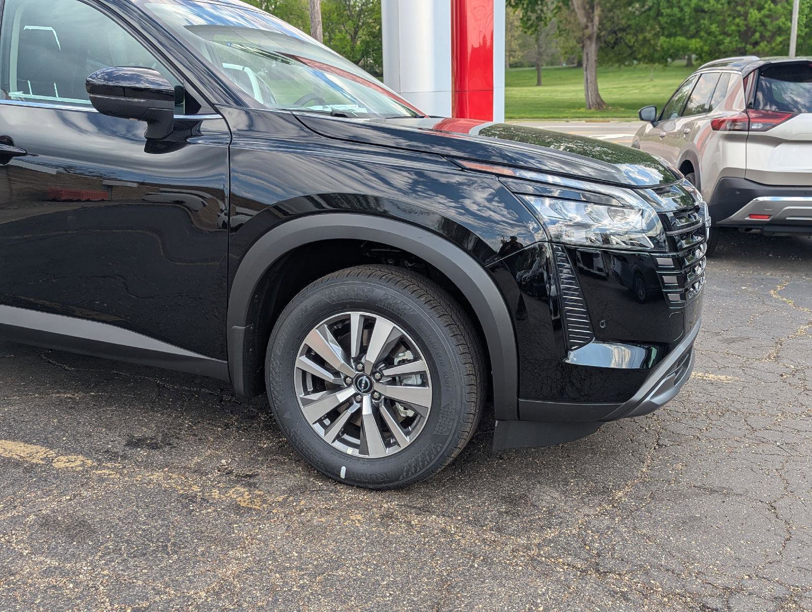 New 2026 Nissan Pathfinder SL AWD/4WD image 8