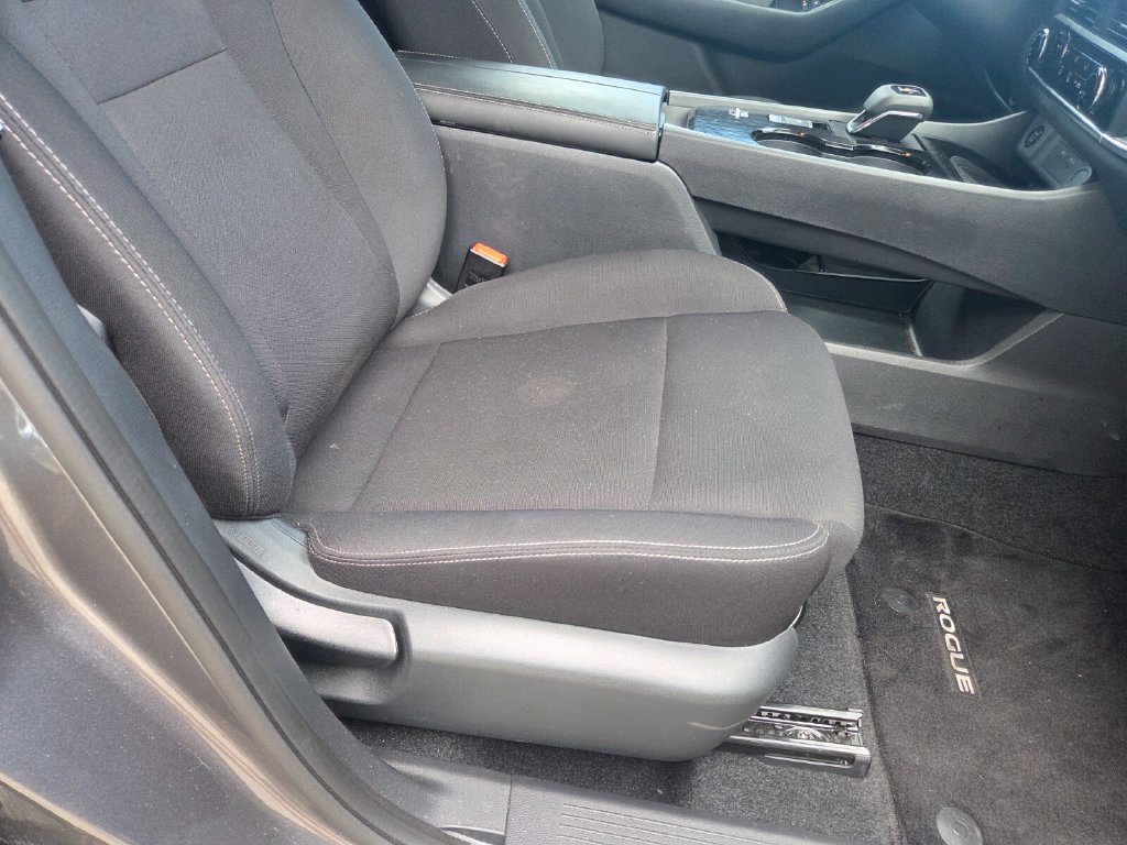 Used 2026 Nissan Rogue S FWD image 28