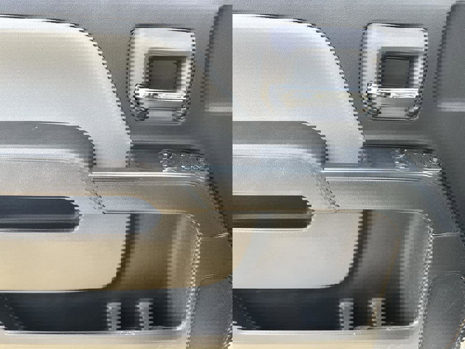 Used 2017 GMC Sierra 1500 4WD Reg Cab 133.0 w/ Sierra Convenience Package image 29