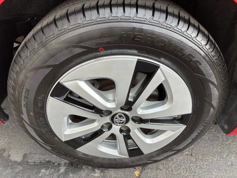 Used 2016 Toyota Prius Three Touring image 36