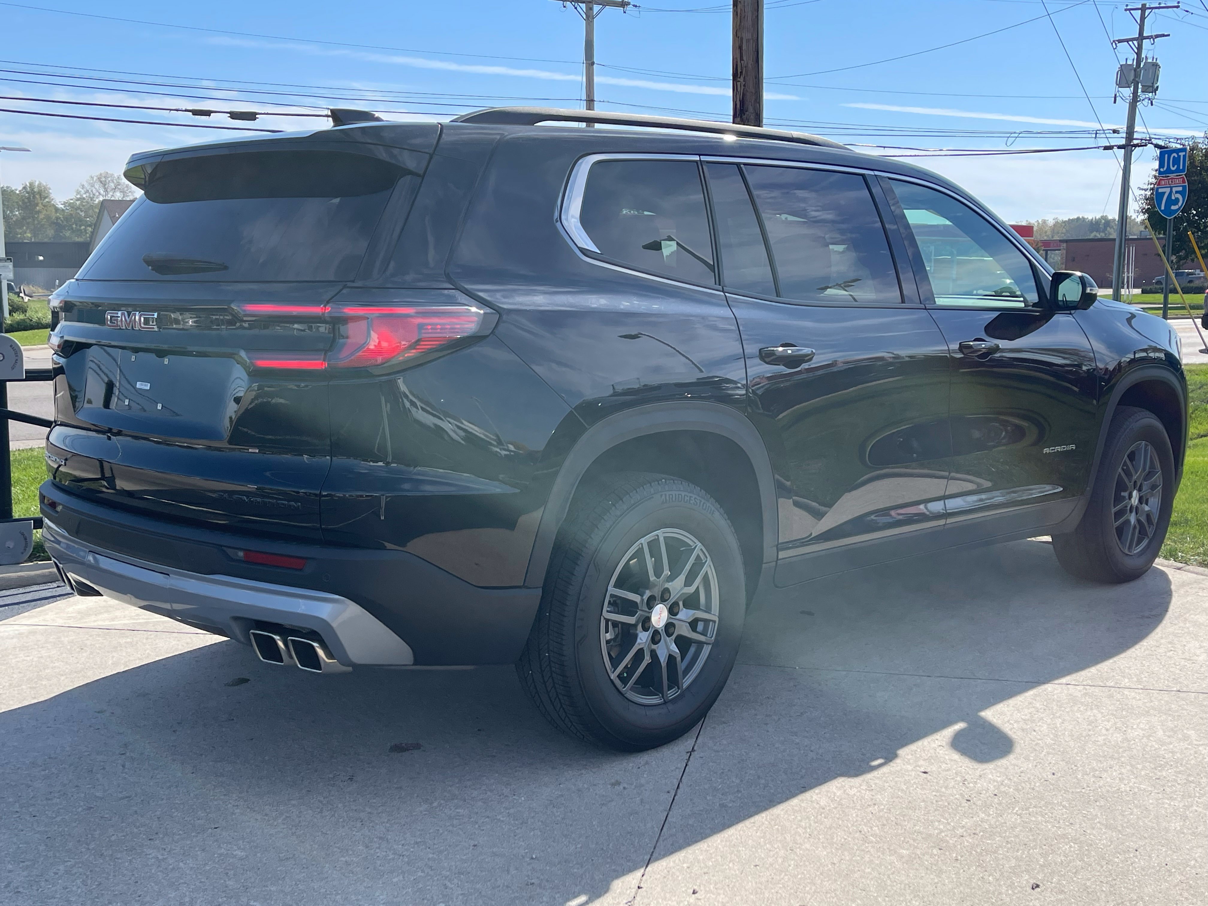 Used 2025 GMC Acadia Elevation FWD image 7