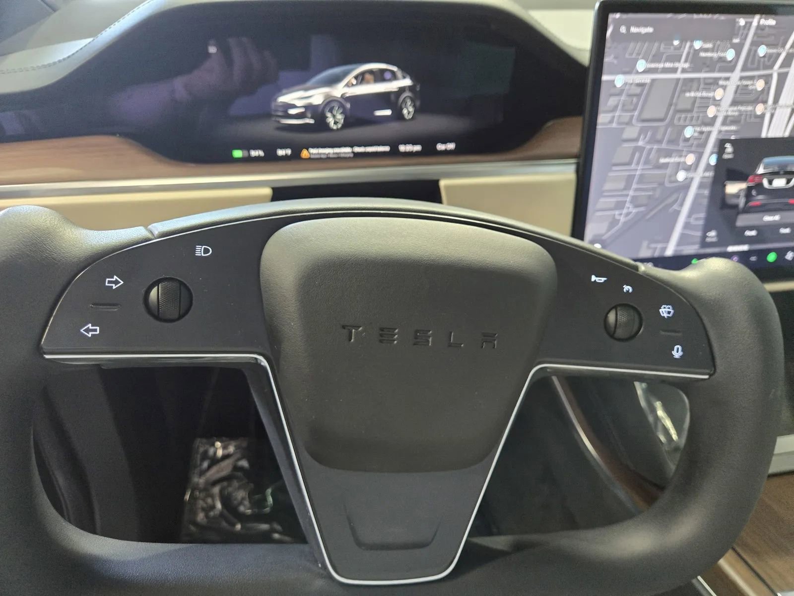 Used 2023 Tesla Model X image 16