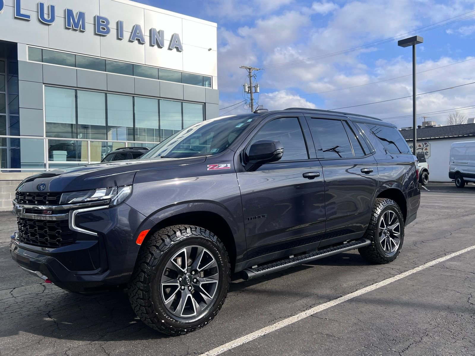 Used 2022 Chevrolet Tahoe Z71 w/ Luxury Package image 3
