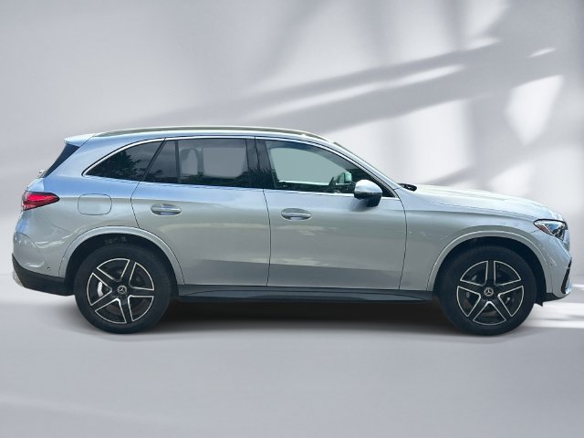 Used 2025 Mercedes-Benz GLC 300 4MATIC image 5