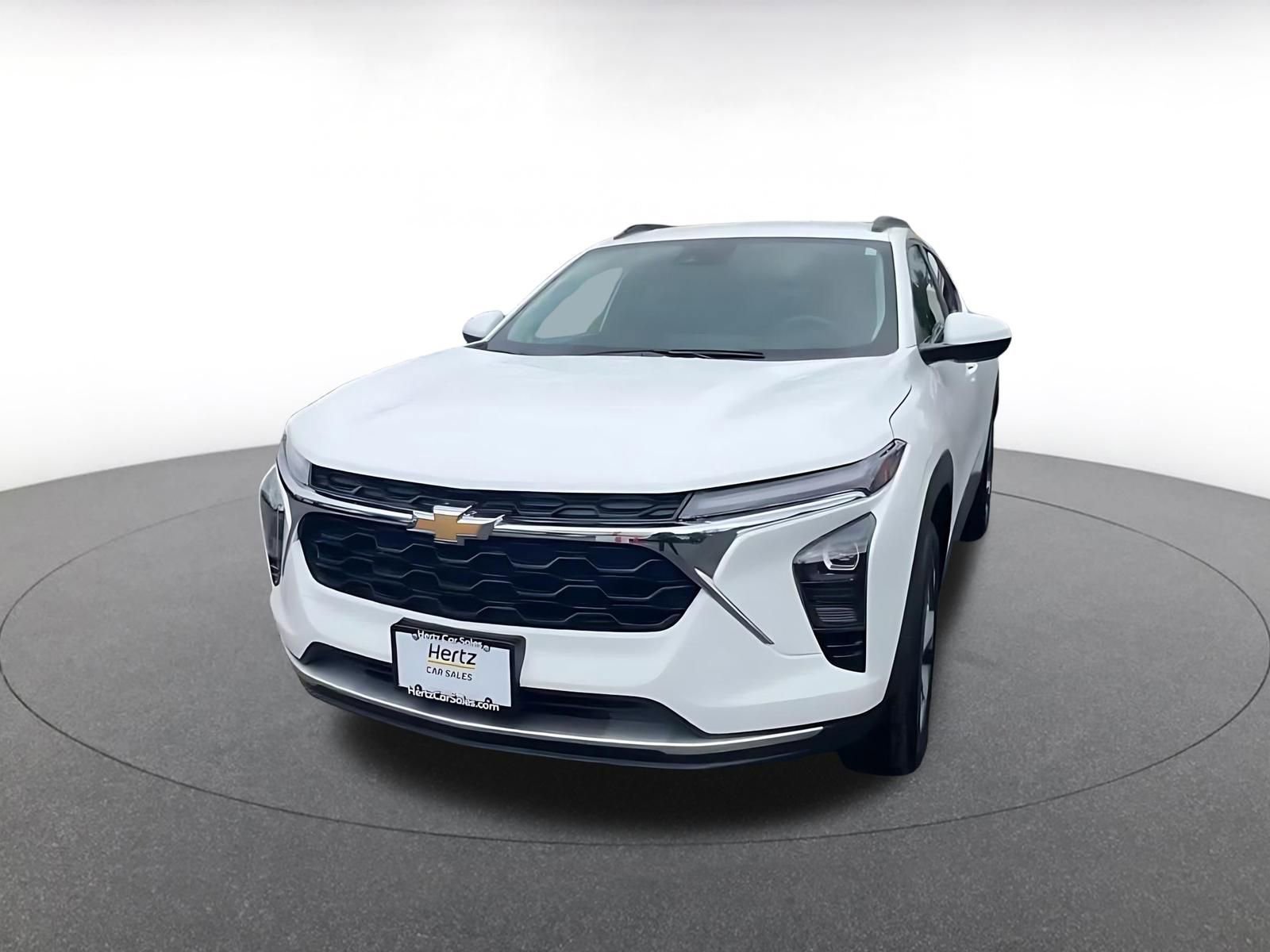 Used 2025 Chevrolet Trax LT FWD image 7