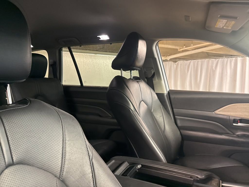 Used 2024 Toyota Grand Highlander Limited image 10