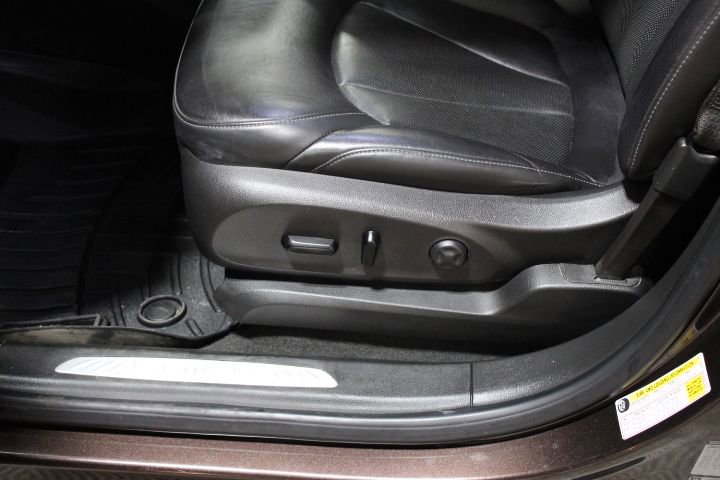 Used 2020 Buick Envision Essence image 13