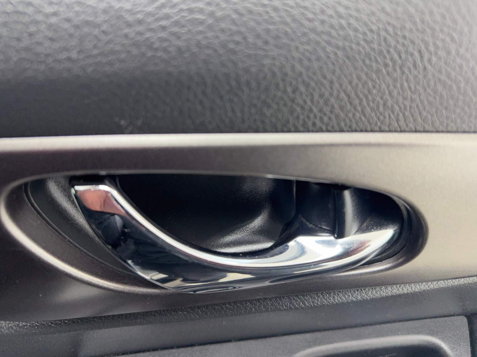 Used 2019 Nissan Rogue S w/ Special Edition Package FWD image 39