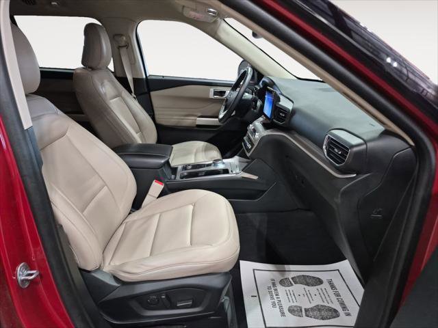 Used 2023 Ford Explorer XLT w/ Equipment Group 202A AWD/4WD image 17