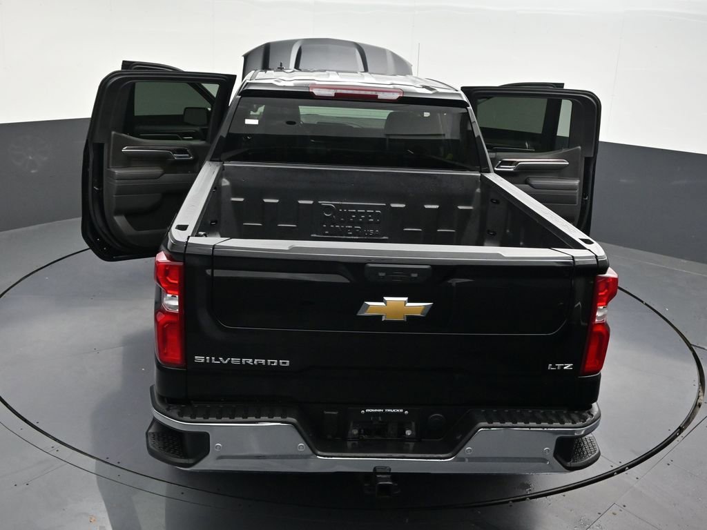 Used 2025 Chevrolet Silverado 1500 LTZ AWD/4WD image 36