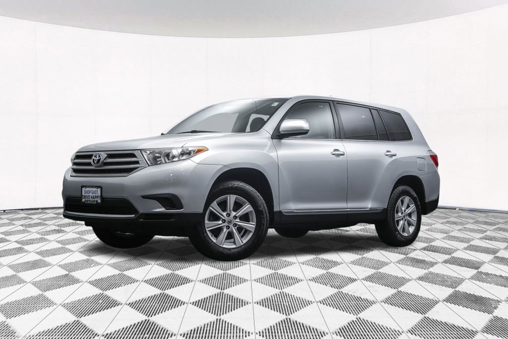 Used 2013 Toyota Highlander Plus w/ Cold Weather Pkg image 2