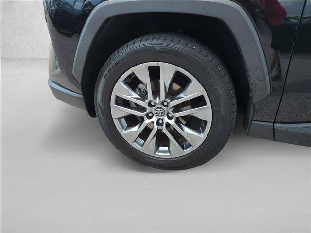Used 2020 Toyota RAV4 XLE Premium FWD image 24
