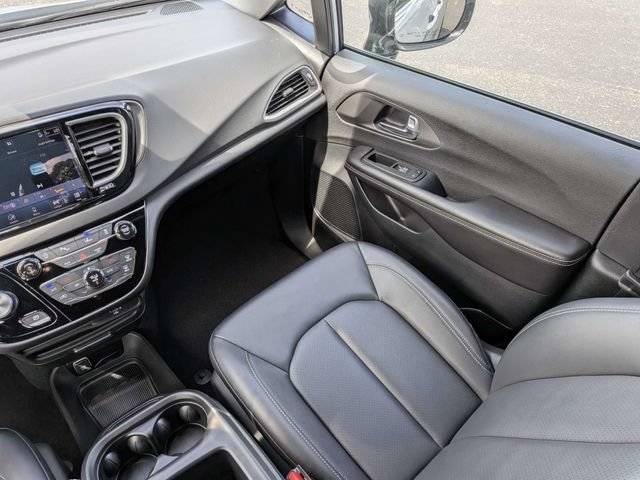 Used 2026 Chrysler Pacifica Select FWD image 18
