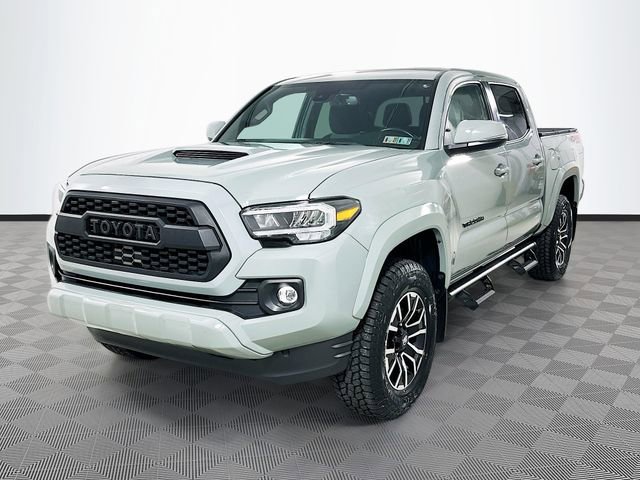Used 2023 Toyota Tacoma TRD Sport w/ Technology Package image 3
