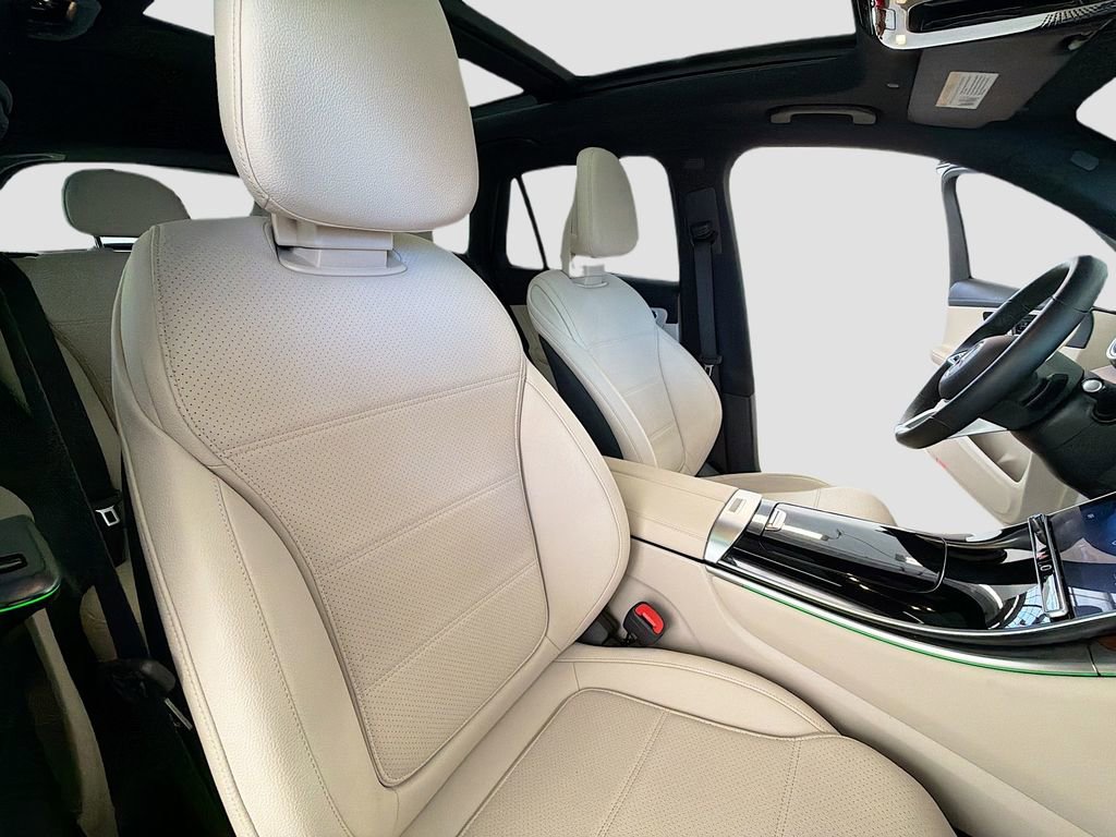 Used 2023 Mercedes-Benz GLC 300 4MATIC image 29