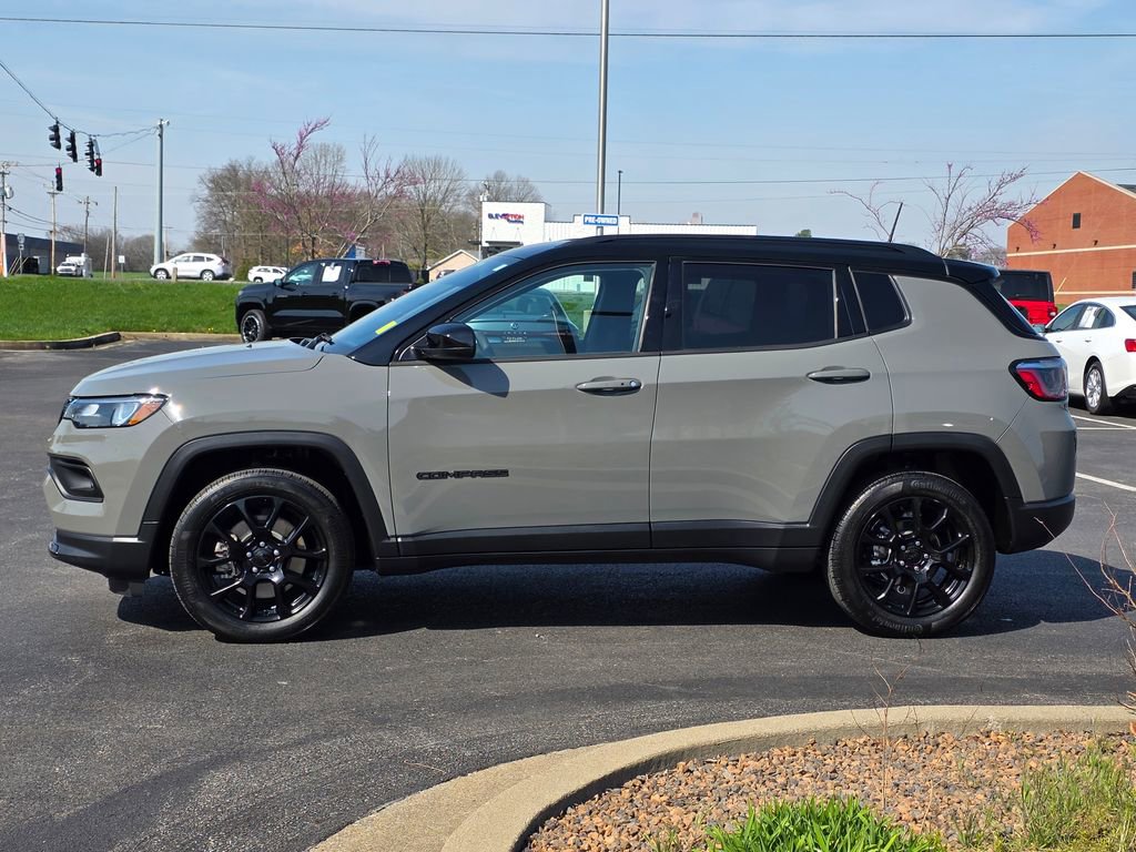 Used 2023 Jeep Compass Altitude image 8
