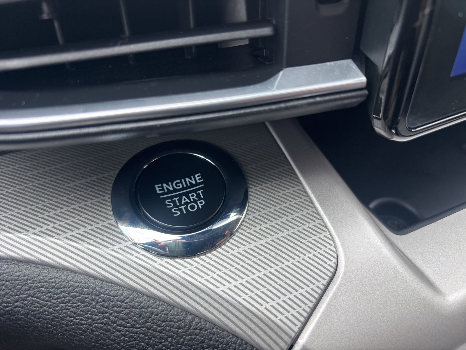 Certified 2023 Ford Explorer XLT w/ Equipment Group 202A image 23