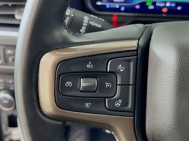 Used 2023 Chevrolet Suburban High Country image 13