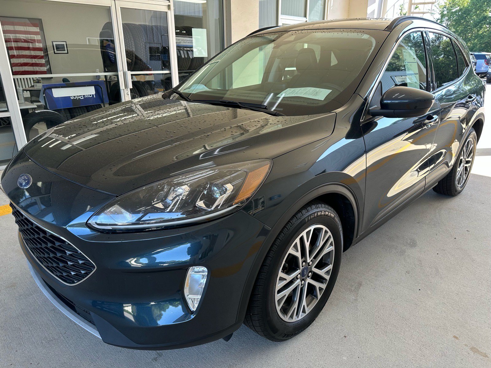 Certified 2022 Ford Escape SEL w/ Technology Package FWD image 3
