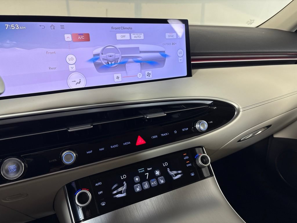 New 2027 Genesis GV70 2.5T Select AWD/4WD image 32