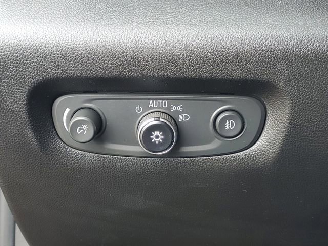 Used 2018 Chevrolet Traverse LT FWD image 18
