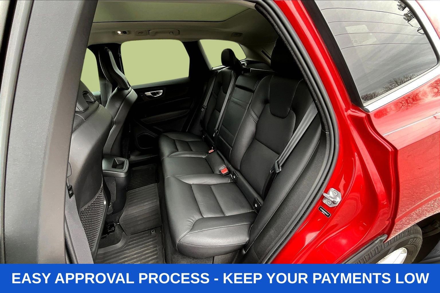 Used 2021 Volvo XC60 T5 Momentum w/ Premium Package image 28