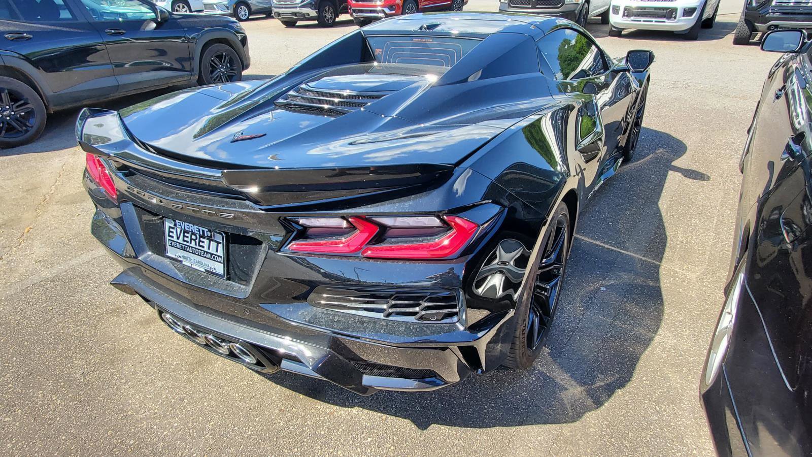 Used 2025 Chevrolet Corvette Z06 RWD image 9