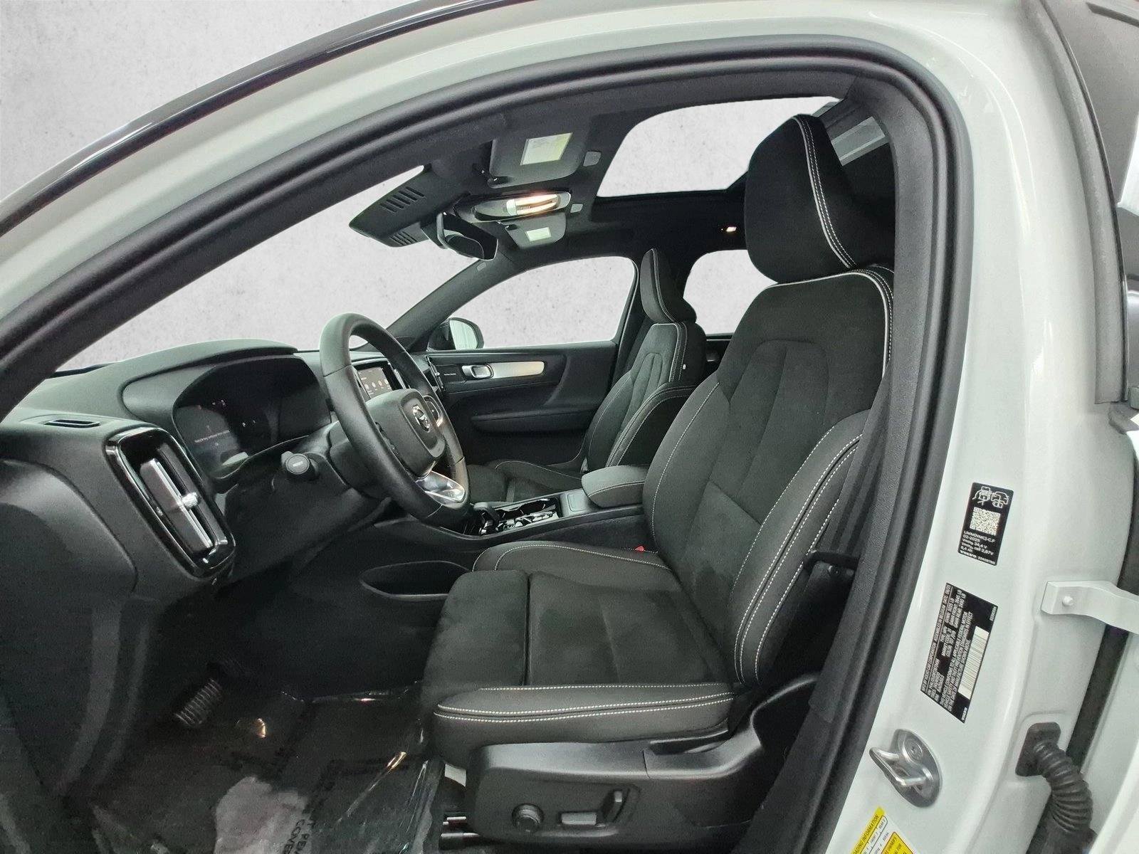 Used 2026 Volvo XC40 B5 Ultra AWD/4WD image 5