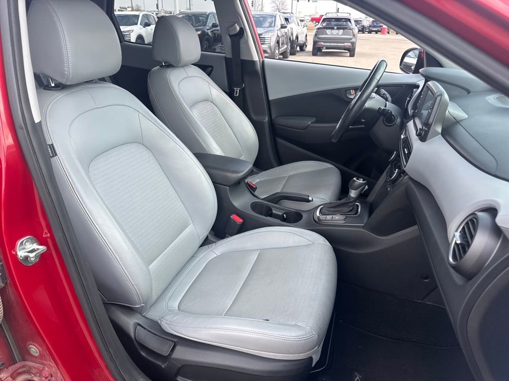Used 2021 Hyundai Kona Limited w/ Cargo Package image 13