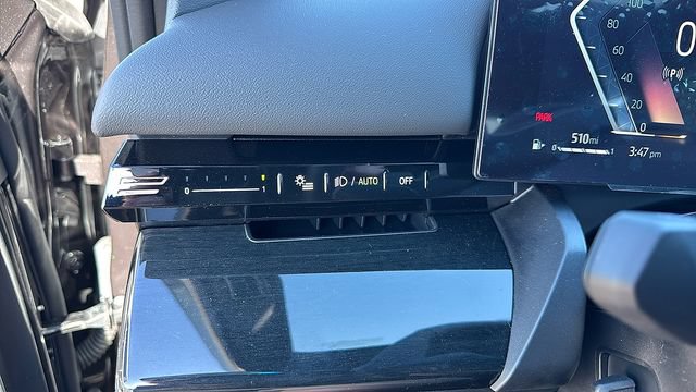 Certified 2025 BMW 530i xDrive w/ Premium Package AWD/4WD image 15
