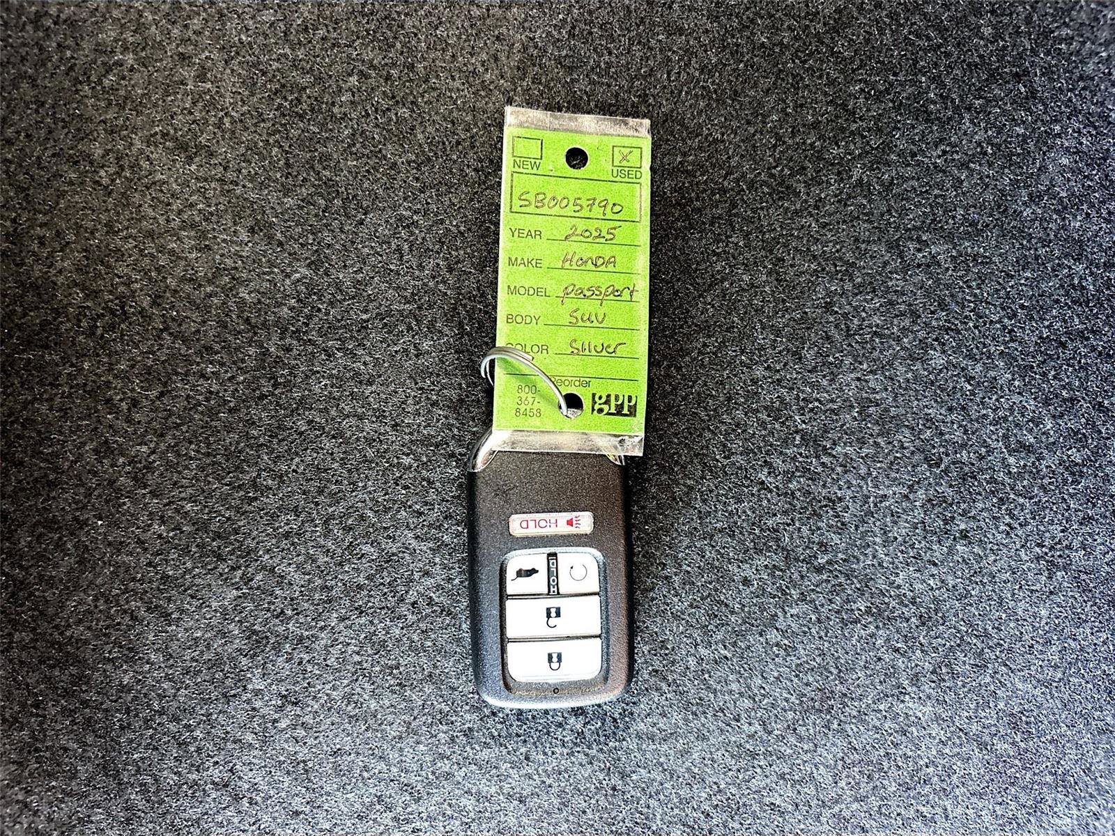 Certified 2025 Honda Passport EX-L image 38