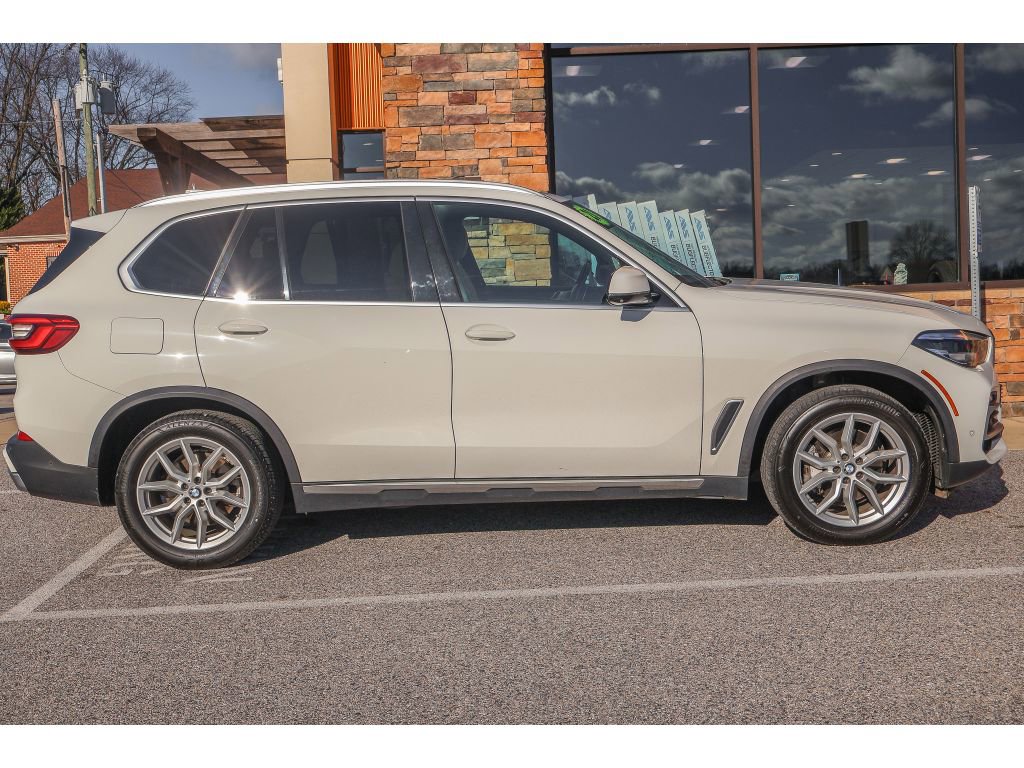 Used 2020 BMW X5 xDrive40i w/ Convenience Package image 2