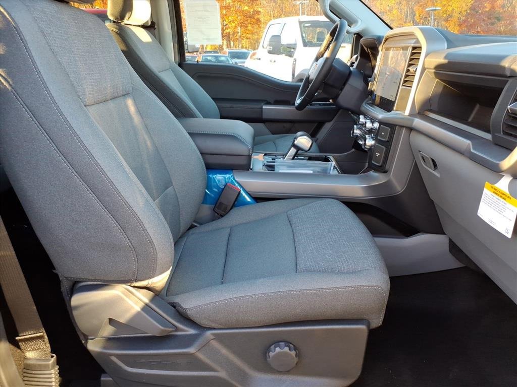 New 2025 Ford F150 Lightning XLT image 7