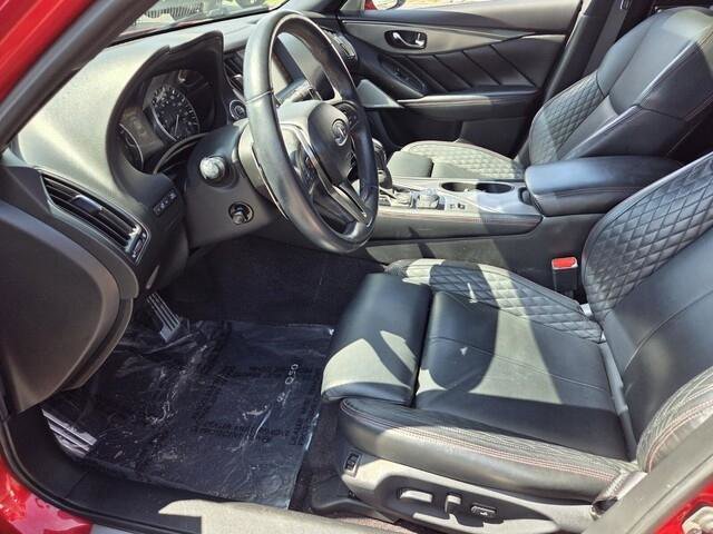 Used 2018 INFINITI Q50 Red Sport 400 w/ Sensory Package (Sport) image 6