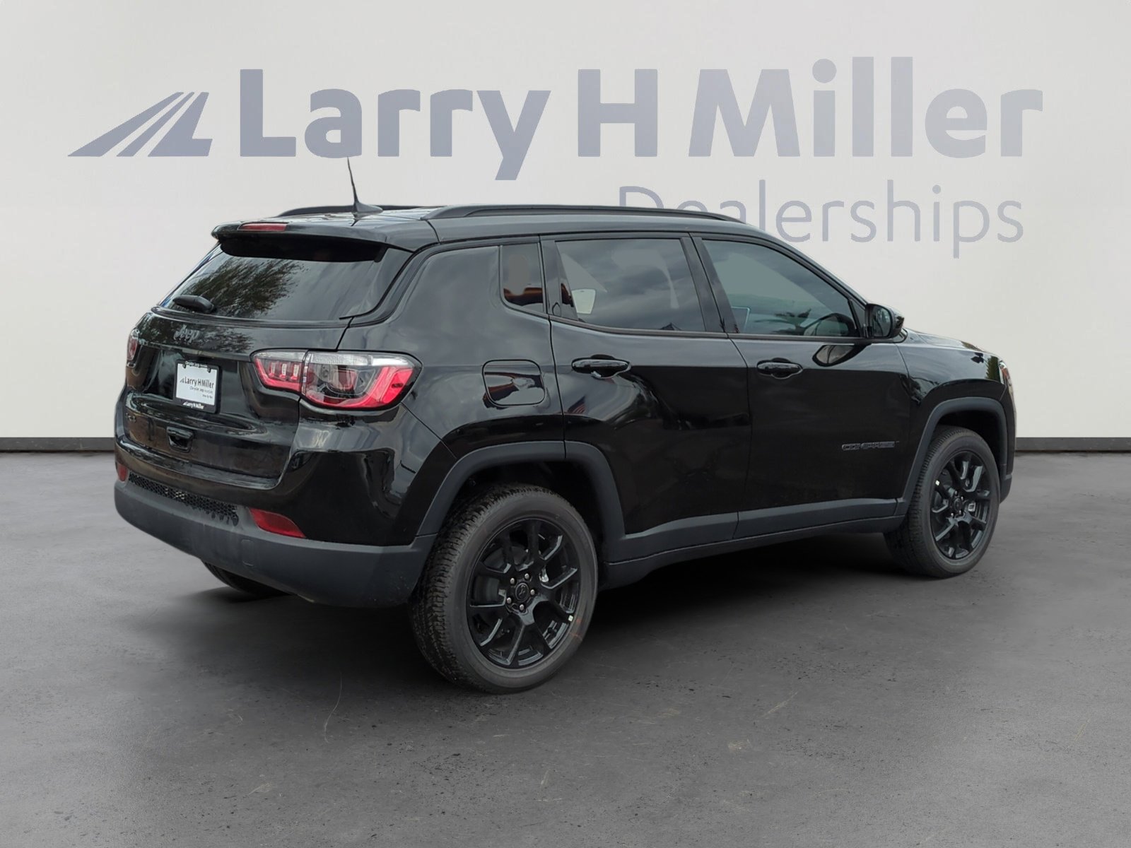 New 2026 Jeep Compass Latitude image 5